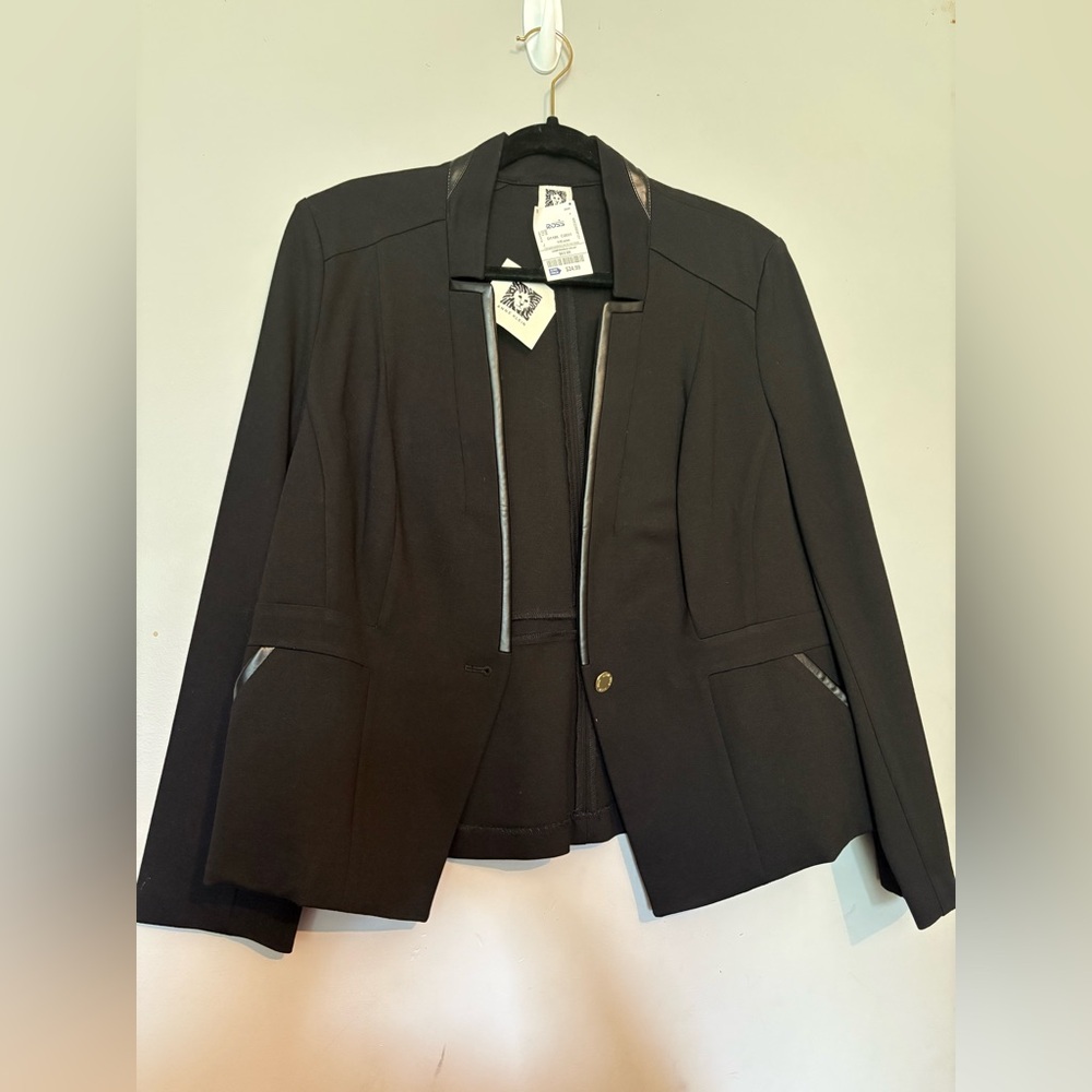 Elegant Black Women's Blazer